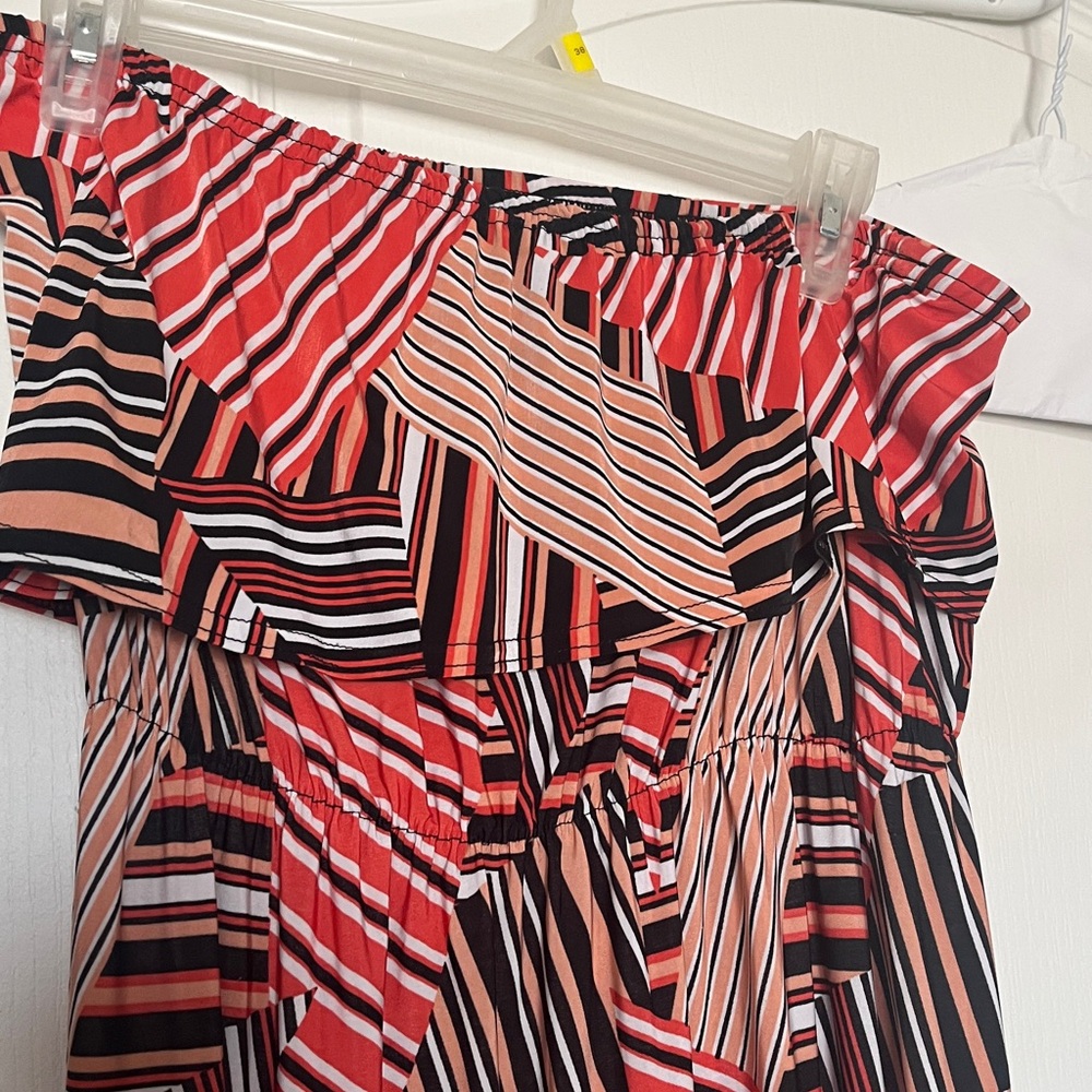 Geometric Patterned Maxi Dress - Picture 4 of 4